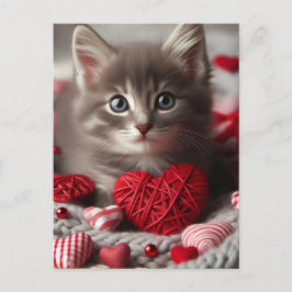 Postal Adorable Valentine Fluffy Gray Kitten con el coraz