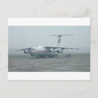 Postal Air Koryo en el aeropuerto de Pyongyang DPRK Il-76