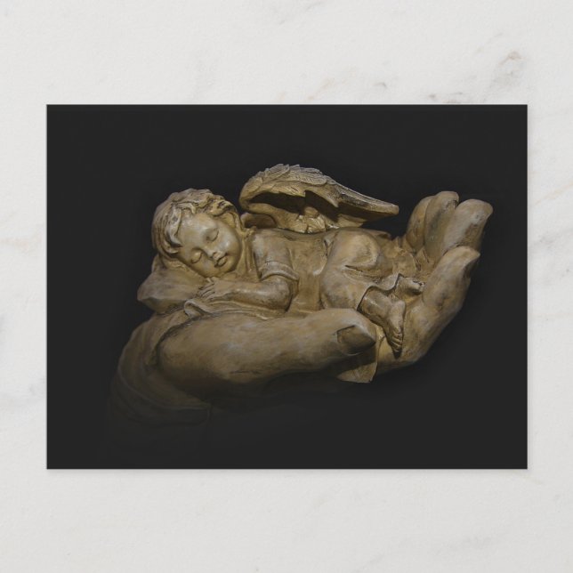 Postal Alas de Angel Bebé durmiendo en la mano (Anverso)