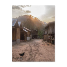 Aldea rural Riverside en el río Mekong, Laos