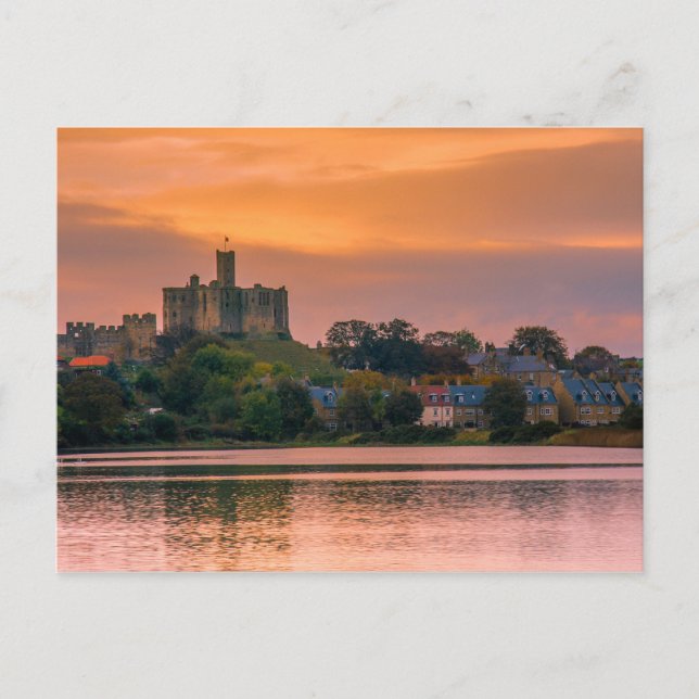 Postal Aldea Warkworth y castillo al atardecer (Anverso)