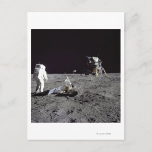Postal Aldrin mira hacia atrás la base de tranquilidad