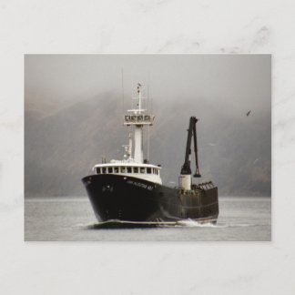 Postal Aleutian No. 1, Barco de cangrejo en puerto holand