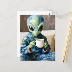 Postal Alien en PJs azules con café