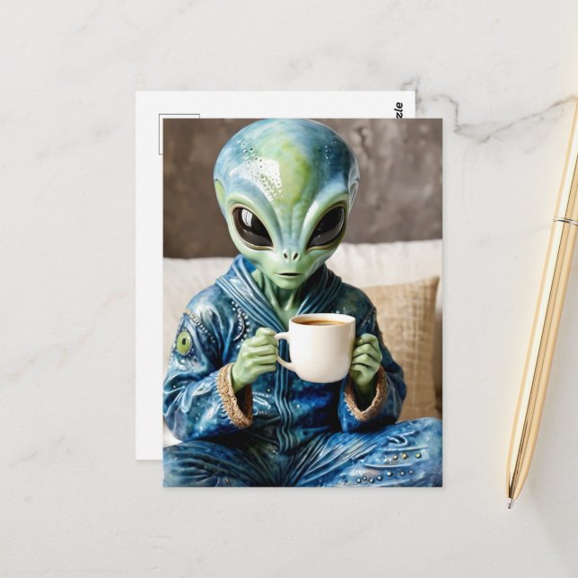 Postal Alien en PJs azules con café (Anverso/Reverso In Situ)