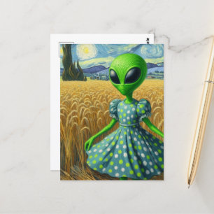 Postal Alienígena verde en un campo de trigo