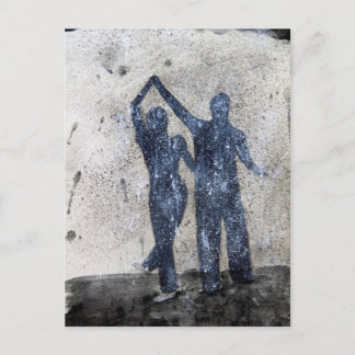 Postal Amantes bailando bajo la lluvia