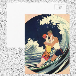 Postal Amantes del Art Deco Vintage se besan en las olas 