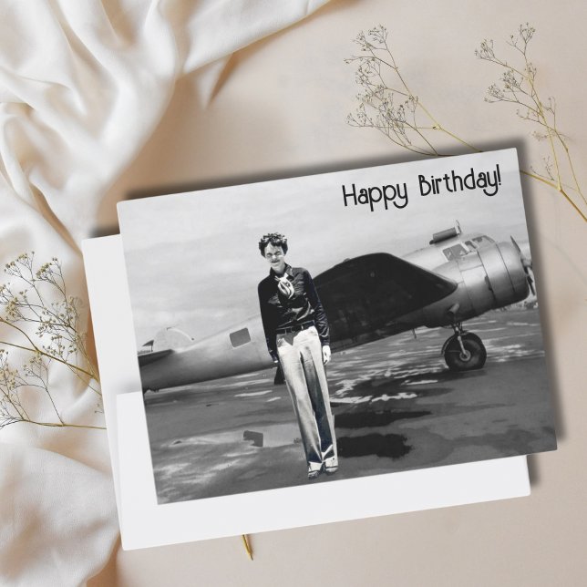 Postal Amelia Earhart Foto en Blanco y Negro, Cumpleaños  (Subido por el creador)