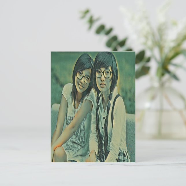 Postal Amigos amables sentados uno al lado del otro (Anverso de pie)