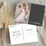 Postal Amor y gracias Boda de fotos Gracias<br><div class="desc">Personalizar este boda de guiones grises gracias a las tarjetas con su foto y gracias mensaje. Con un moderno diseño de "Amor y agradecimiento", estas postales de agradecimiento son una manera económica de agradecer a tu familia y amigos por ser parte de tu gran día. ¿Tiene una solicitud de color...</div>