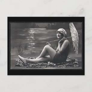 Postal antigua - Chica a orillas de un río