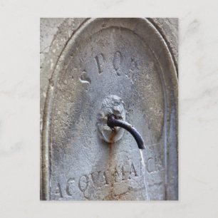 Postal Antigua fuente pública de agua romana