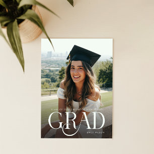Postal Anuncio de graduación con foto simple en letra mod