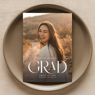 Postal Anuncio de Graduación de Foto de Graduado con Letr