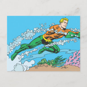 Postal Aquaman cava a través del agua