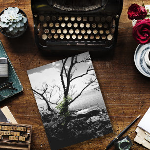 Postal Árbol Blanco Y Negro Con Vinos Verdes