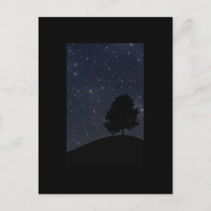 Postal Árbol contra el cielo estrellado de la noche