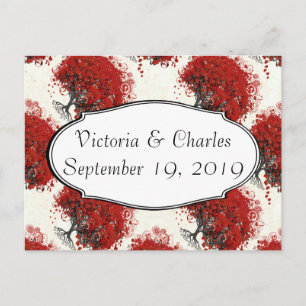 Postal Árbol de hojas del corazón rojo