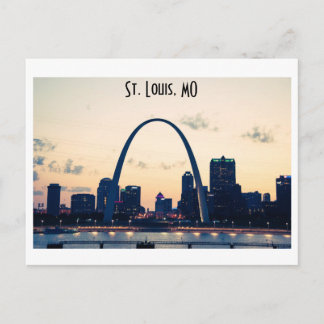 Postal Arco de St. Louis durante el atardecer