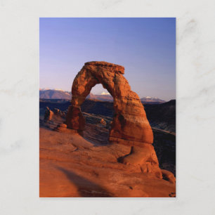 Postal Arco delicado al atardecer con La nevada