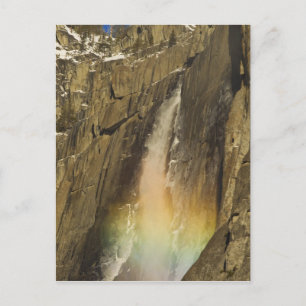 Postal Arcoiris en las cataratas del Alto Yosemite en Yos