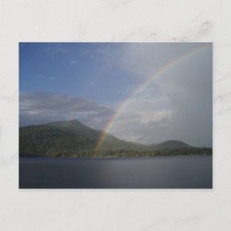 Postal Arcoiris sobre el lago Blue Mountain