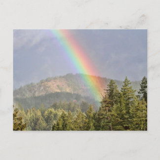 Postal Arcoiris sobre las montañas