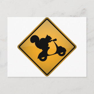 Postal ardilla en Scooter