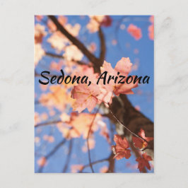 Postal arriba, arriba, en las hojas Sedona, Arizona