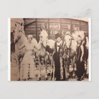 Postal Artistas de circo y caballos blancos