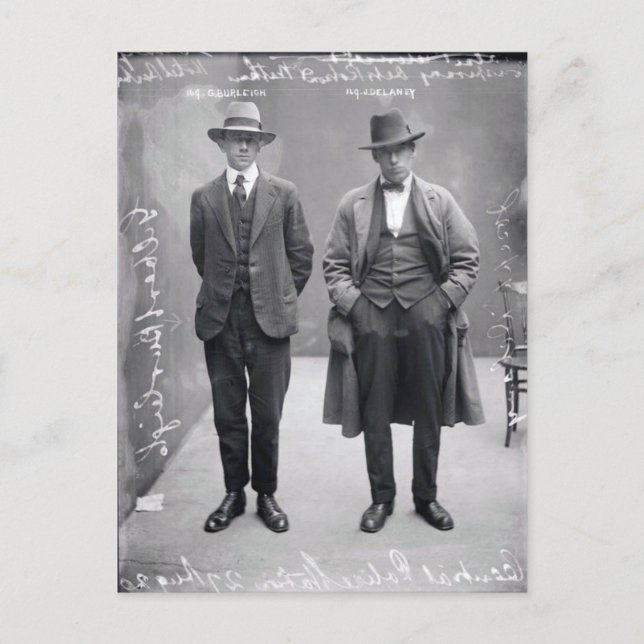 Postal Asesinato de brujo de hombres negros y blancos (Anverso)