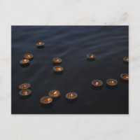 Asia, India, región de Varanasi. Ofrendas en el