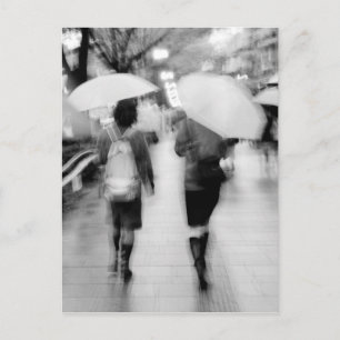 Postal Asia, Japón, Tokio. Mujeres jóvenes y paraguas.