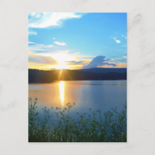 Postal Atardecer azul en el lago