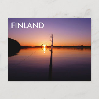 Postal Atardecer en un lago de verano visto a través de u