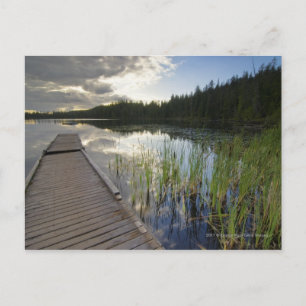 Postal Atardecer En Un Pequeño Lago