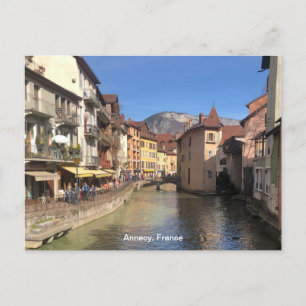 Postal Atractiva vista del río de Annecy, Francia en una