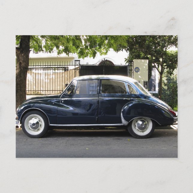 Postal Audi es un coche antiguo pero muy bien conservado. (Anverso)