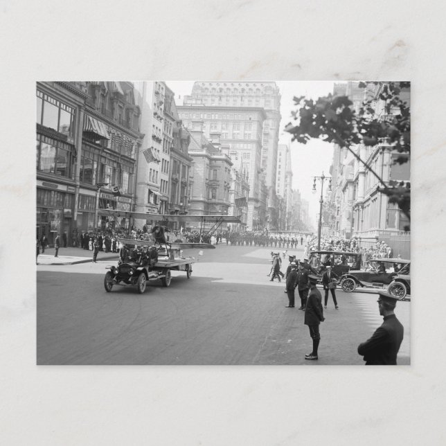 Postal Avión antiguo en desfile, a principios del siglo X (Anverso)