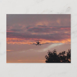 Postal Avión Comercial Aterrizando Al Atardecer