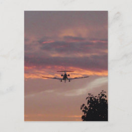 Postal Avión Comercial Aterrizando Al Atardecer