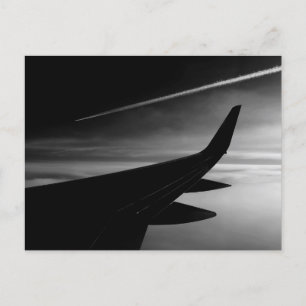 Postal Avión en el aire en blanco y negro