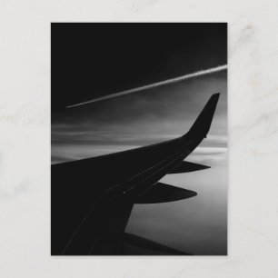 Postal Avión en el aire en blanco y negro