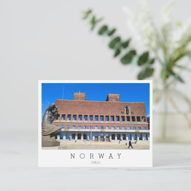 Postal Ayuntamiento de Oslo, Noruega (Anverso de pie)