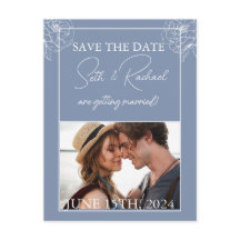 Azul turbio con diseño floral blanco