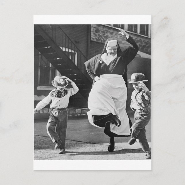 Postal Bailando el día fuera (Anverso)