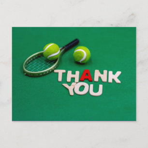 Postal Balón de tenis y gracias palabra sobre verde