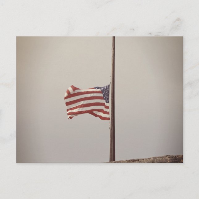 Postal Bandera estadounidense a media asta (Anverso)