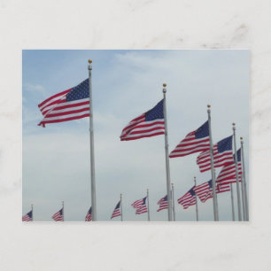 Postal Banderas americanas en el Monumento a Washington